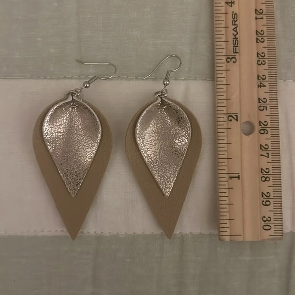 Faux leather earrings - gold and tan. Very pretty! - Picture 6 of 6